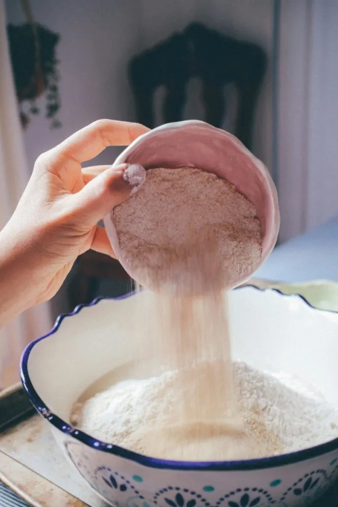 Start sourdough starter from scratch