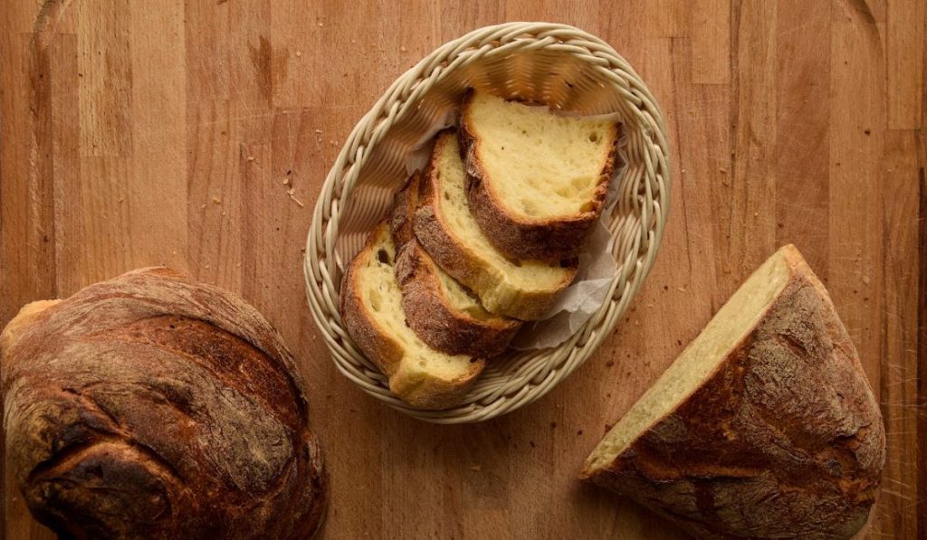 Best bread box review

Bread in a basket on a wooden plate