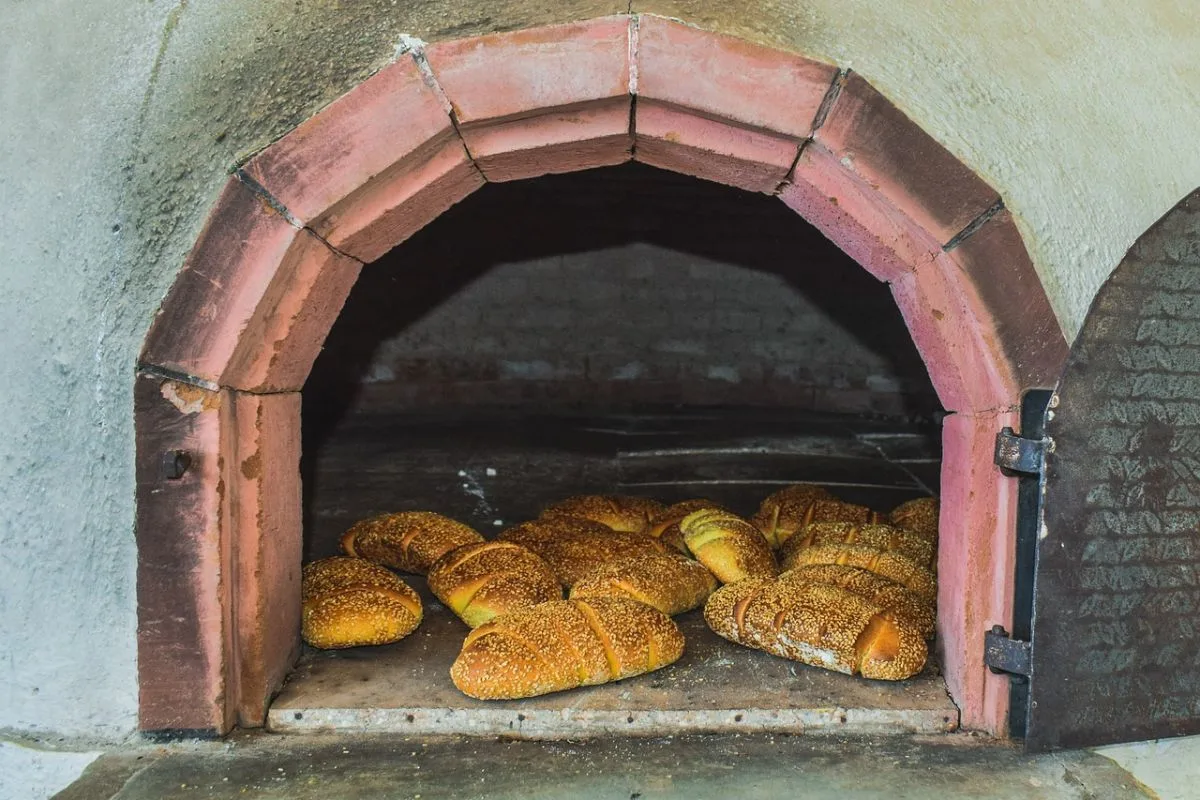Baking Stone for Oven: Unlocking Crispy Crusts and Even Bakes